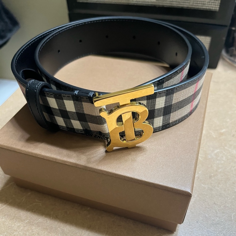 Burberry womens small belt